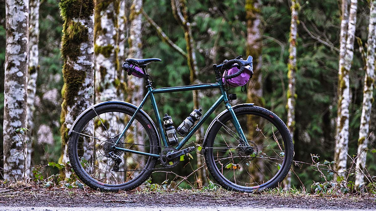 Swift Campout Catalyst bar bag in matching purple