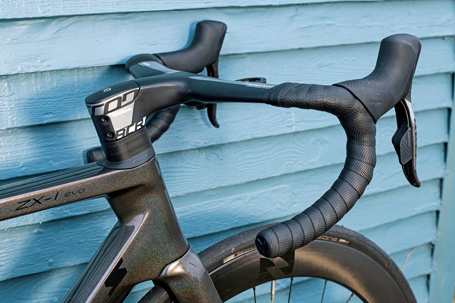 2021 Vitus ZX-1 EVO aero road bike, lightweight integrated aero carbon race bike, 1-piece cockpit