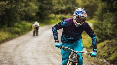 Endura lights up MT500 clothing w/ Smok’n Prints, plus women’s & kid’s riding pants