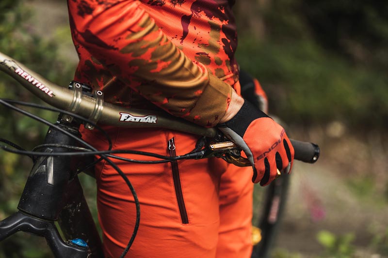 Endura MT500 Smok'n Prints, red kit