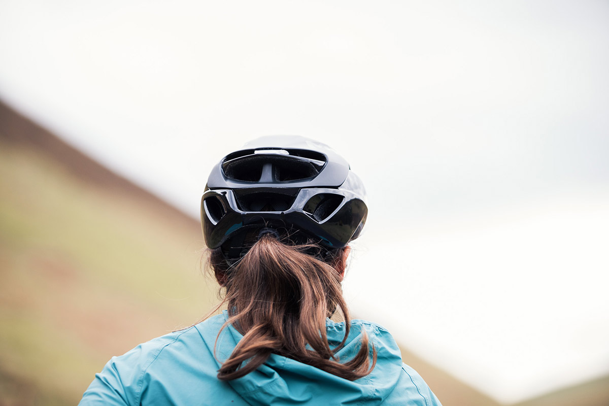 met rivale road helmet review rear view