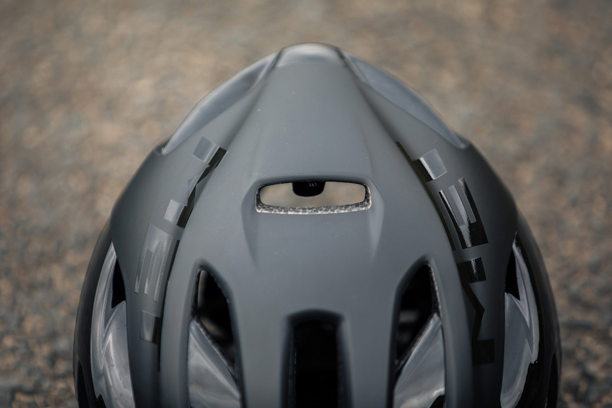 met rivale road helmet vents