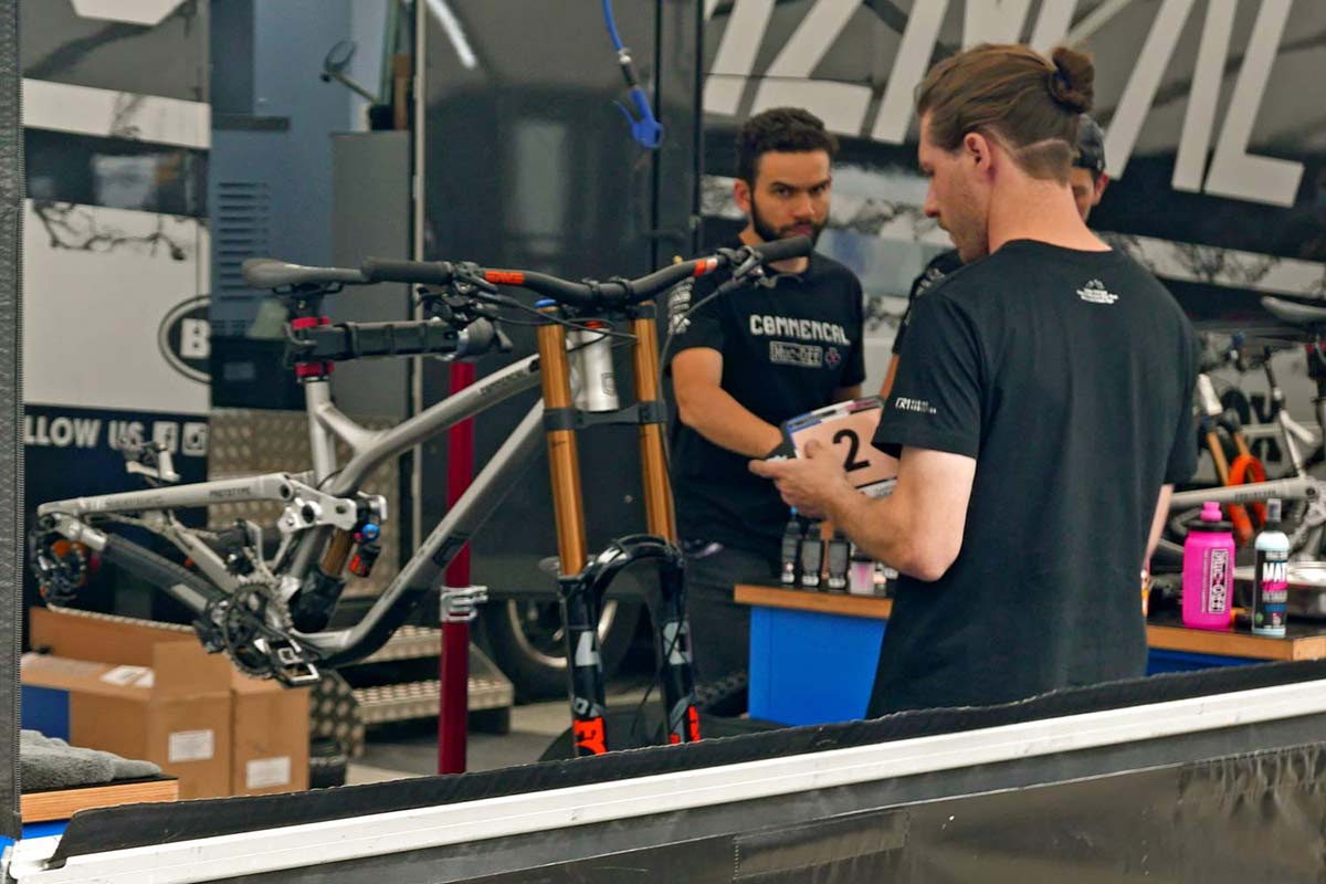 commencal supreme dh prototype downhill bike