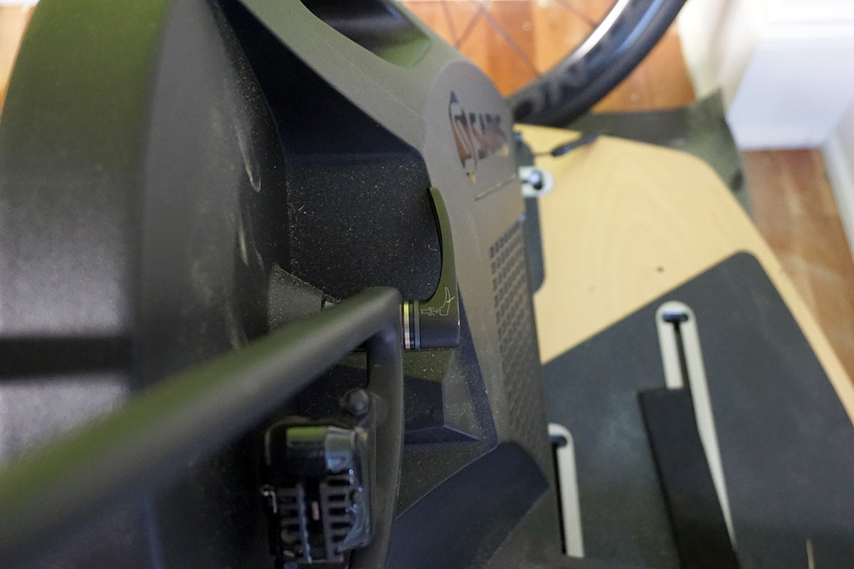 saris H3 indoor bike trainer doesn't like DT Swiss thru axle levers