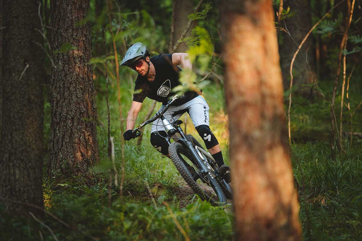 pole voima emtb cornering