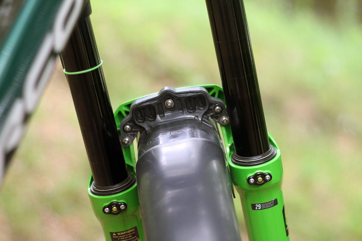 prototype mudhugger bolt on for dvo forks
