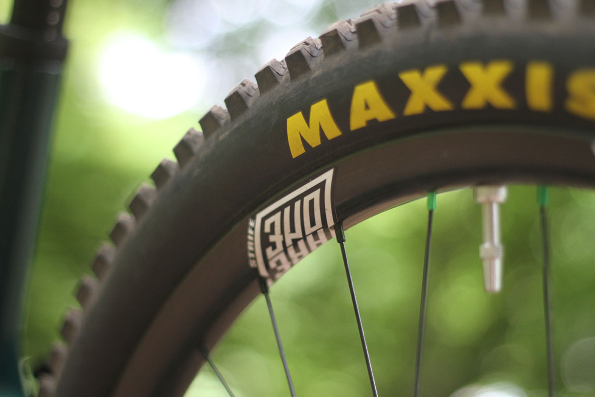we are one carbon rims strife rear 30mm dh spec 2022 norco range