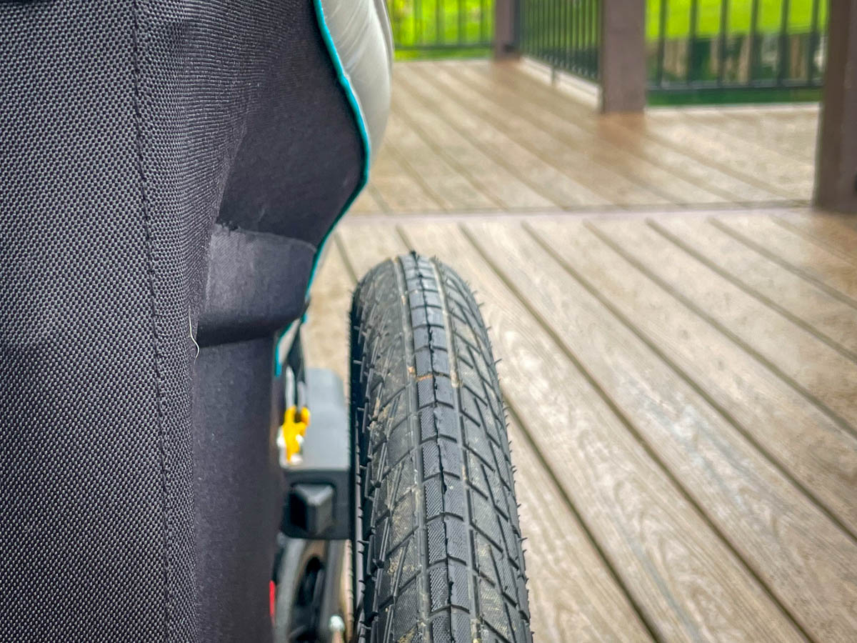 Burley D'lite X tire clearace