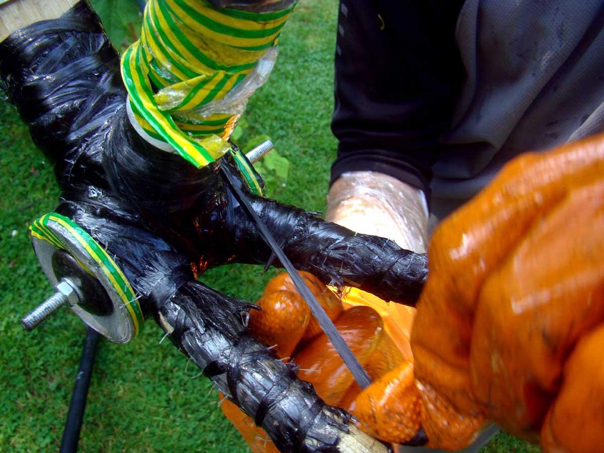 jason o'nions laying down carbon bottom bracket shell area bamboo gravel frame building earthbound bikes