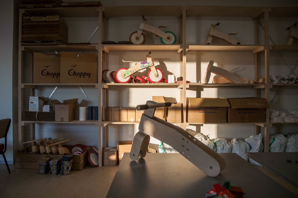 Choppy wooden balance bike for kids on Indiegogo