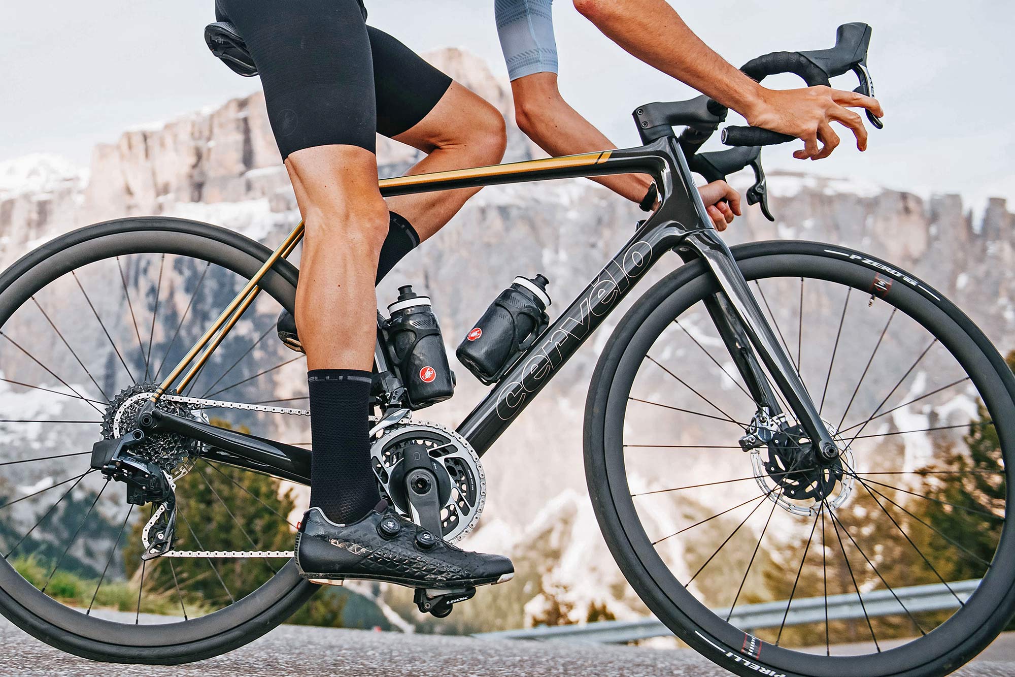 2022 Cervelo R5 Disc lightweight carbon all-rounder classic road bike, zoom