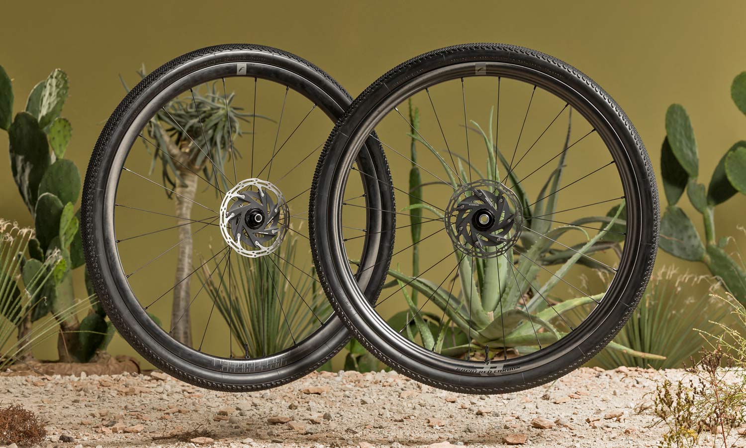 Fulcrum Rapid Red Carbon lightweight asymmetric tubeless gravel bike wheels, wheelset