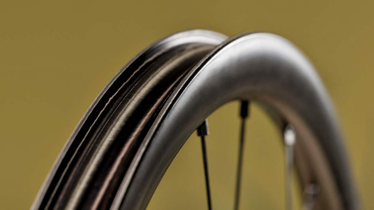 Fulcrum Rapid Red Carbon lightweight asymmetric tubeless gravel bike wheels, mini-hooked rim