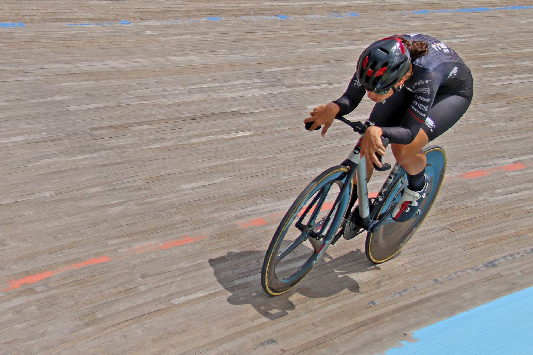 TRed TOOT ASHAA ergonomic carbon track handlebar, track testing