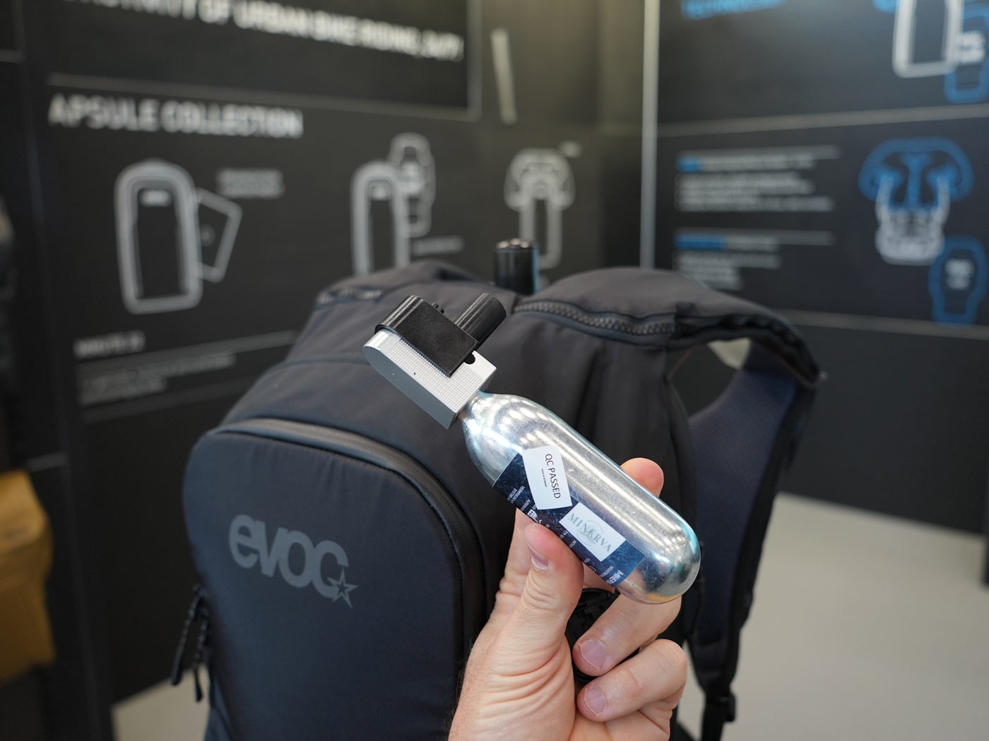 evoc commute air pro pack gas canister inflator