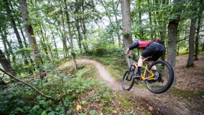 Santa Cruz’s 2022 Chameleon can be anything a 29″ or MX hardtail can be