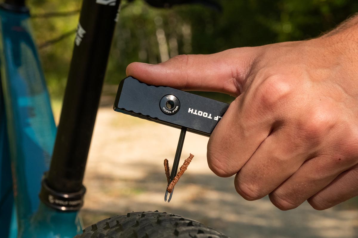 Wolf Tooth Components 8-Bit mutil-tool System tire plugger