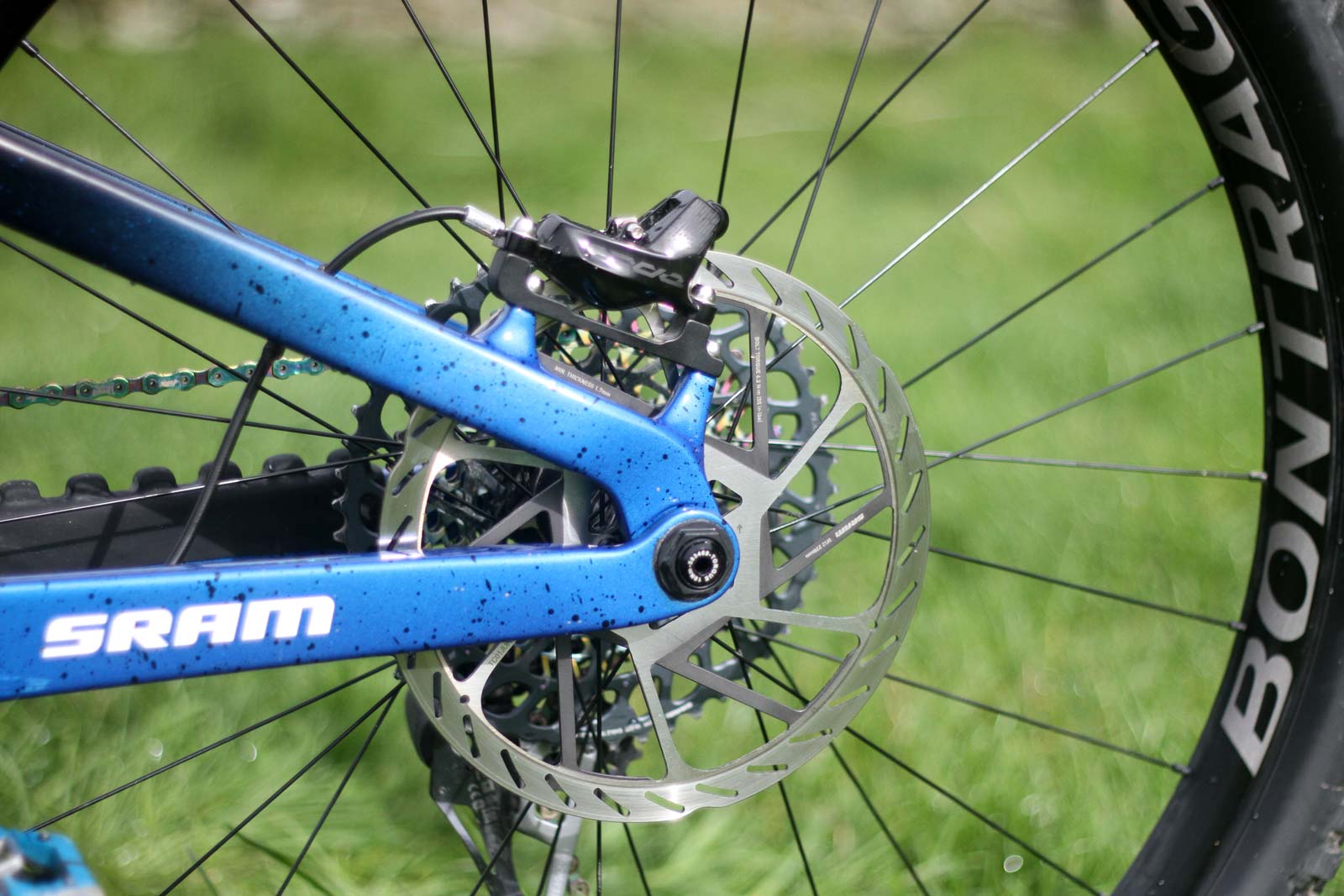 hattie harnden pro bike check trek slash