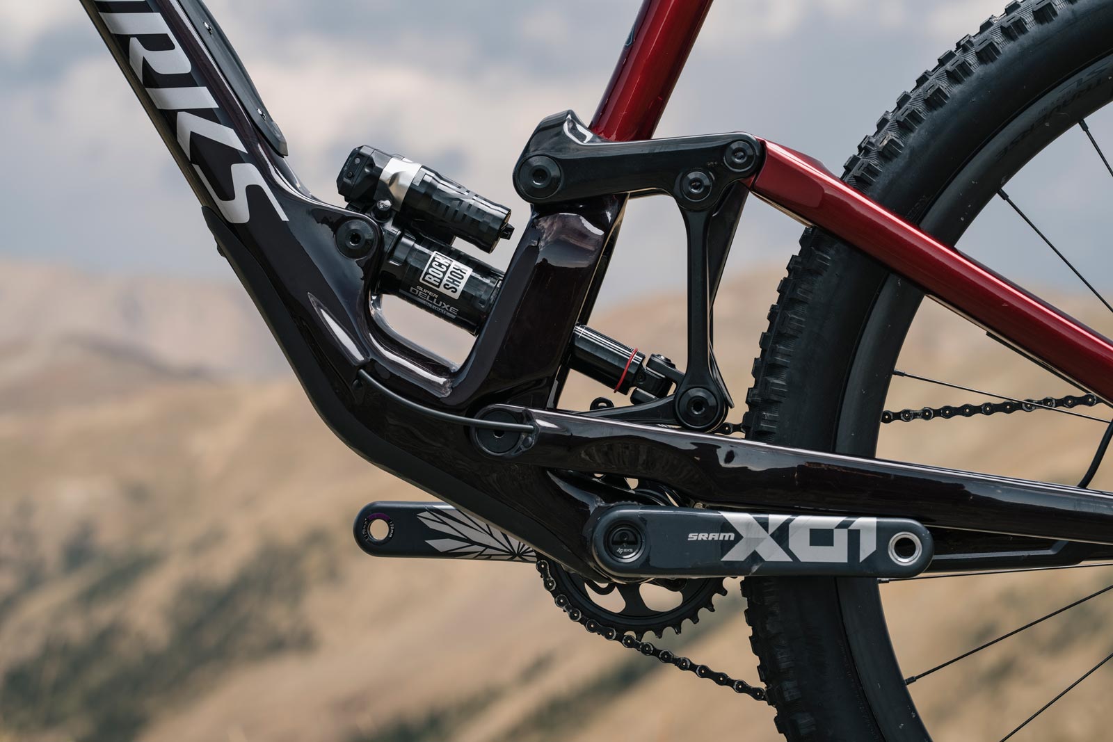 specialized enduro rockshox super deluxe ultimate flight attendant electronic suspension shock crankset pedal sensor