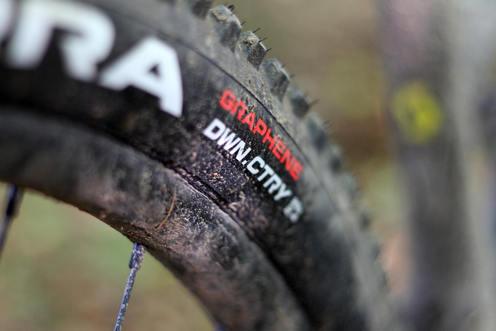 vittoria syerra hot patch graphene downcountry 29 x 2.4