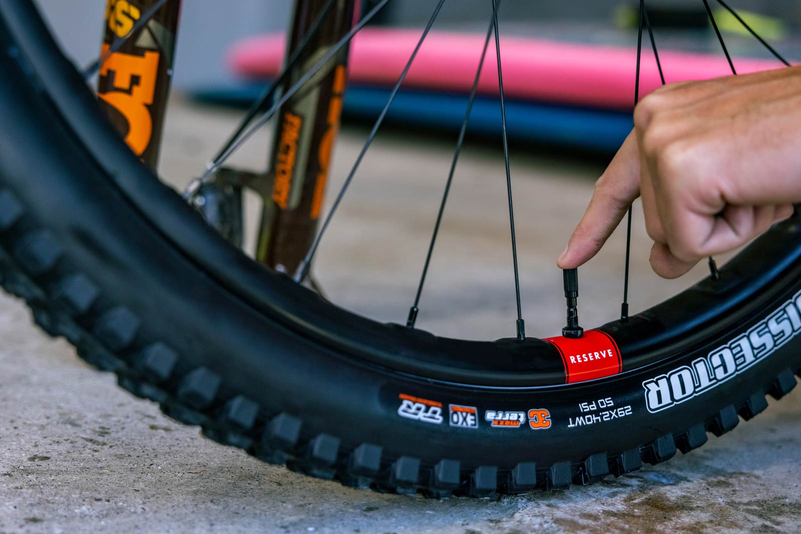 reserve fillmore tubeless valve micro adjust air release