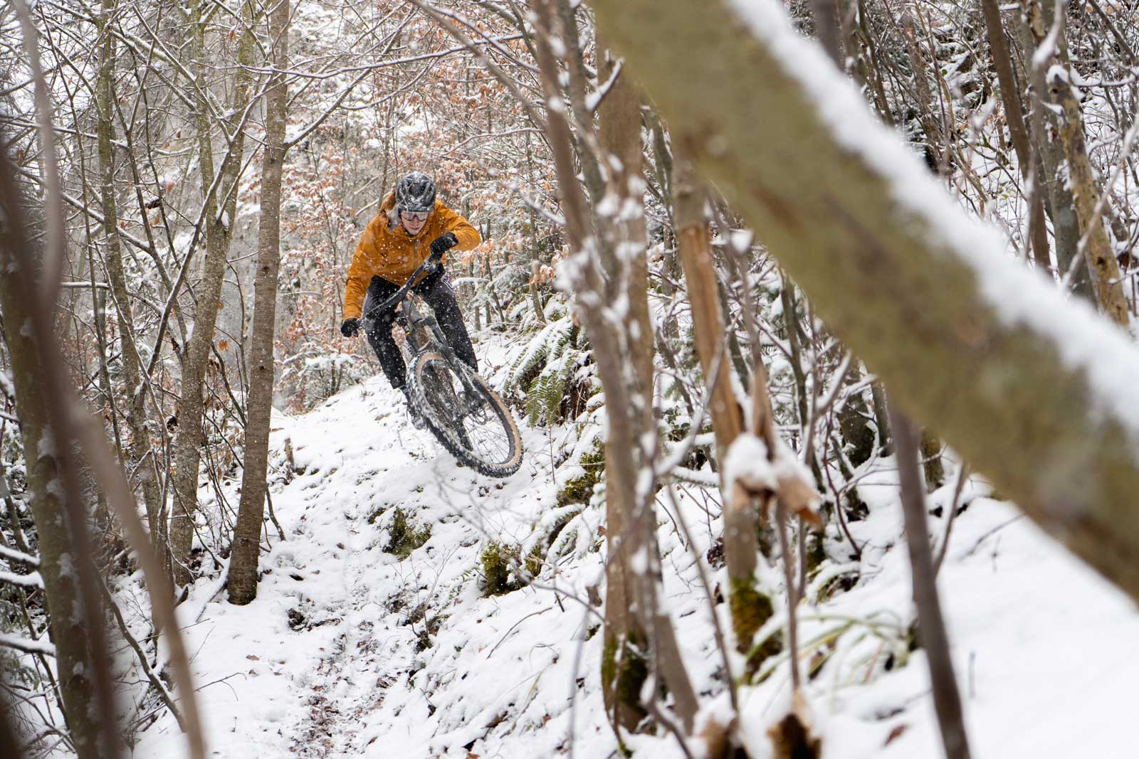 onza mtb tires riding snow covered forest trail winter conditions tire pressure rubber compound durometer effects