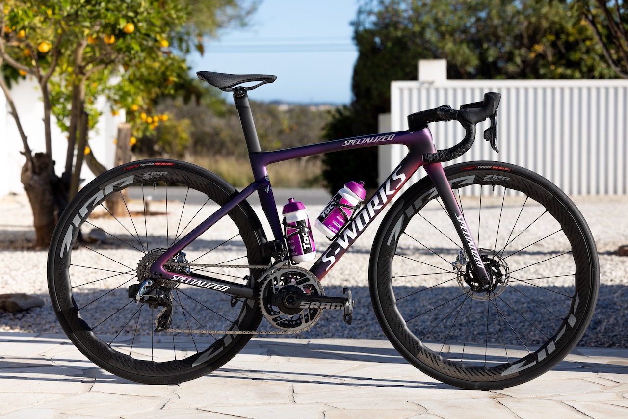 Blanka Vas Specialized bike side