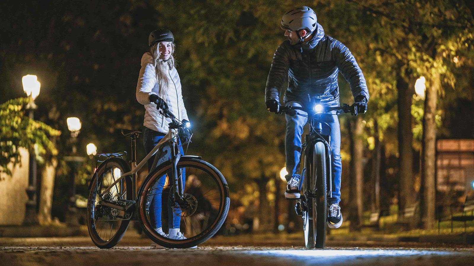 Mondraker Urban Cross e-bikes, lights at night