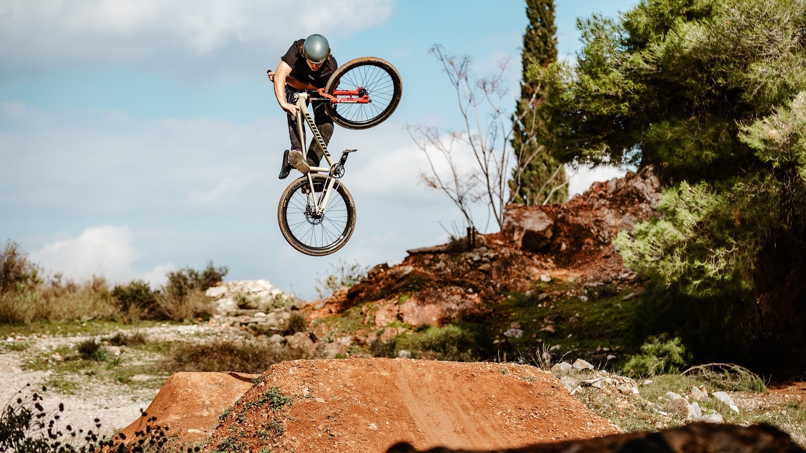 propain trickshot dirt jumper mtb in safari
