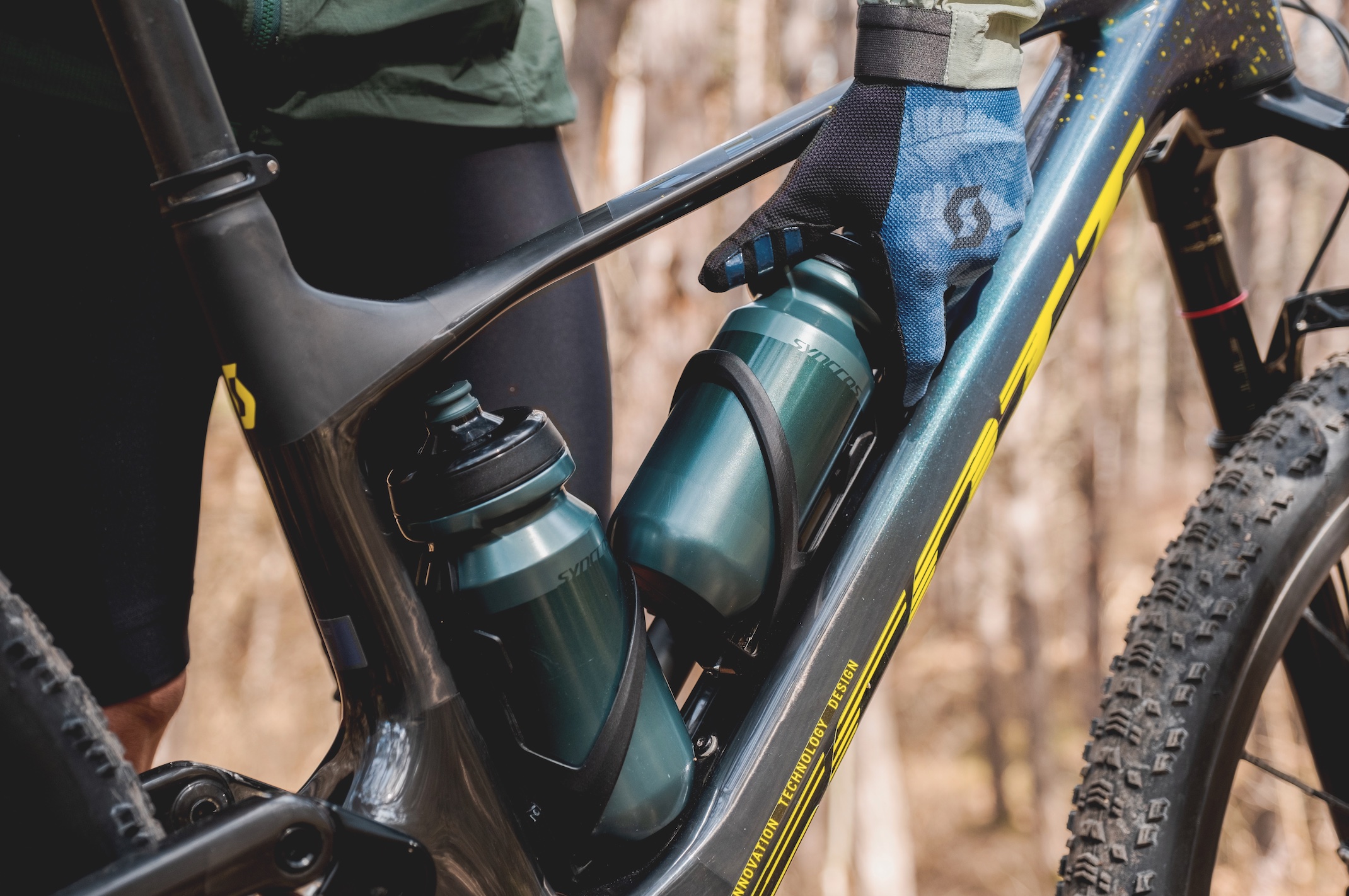 Syncros integrated storage bottle cages mounted in the frame of a Scott bike.