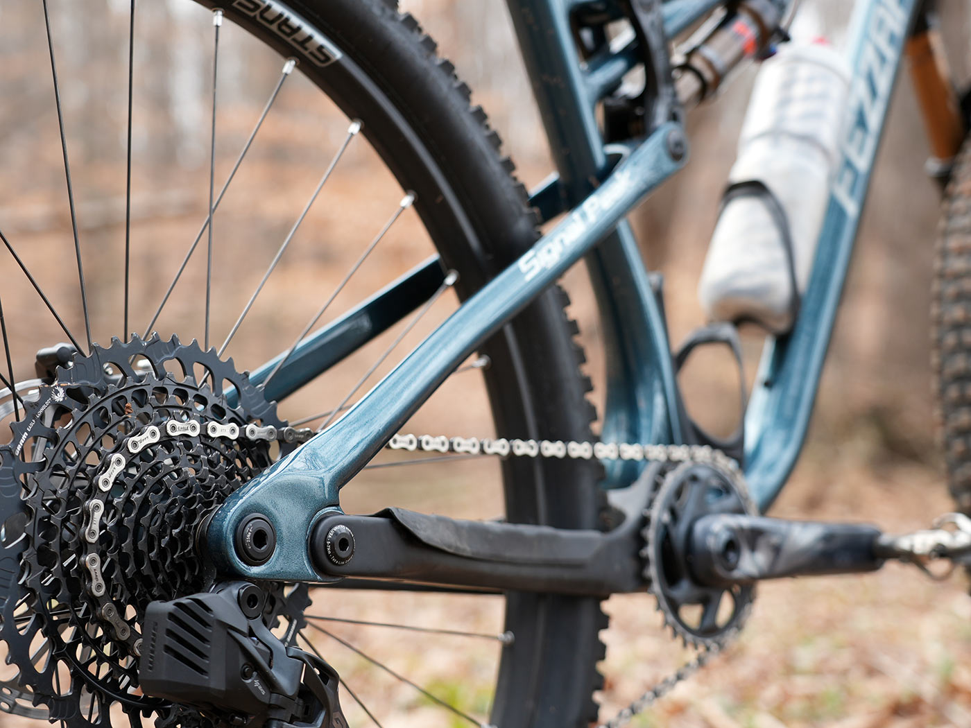 closeup details of fezzari signal peak 2 xc trail mountain bike drivetrain