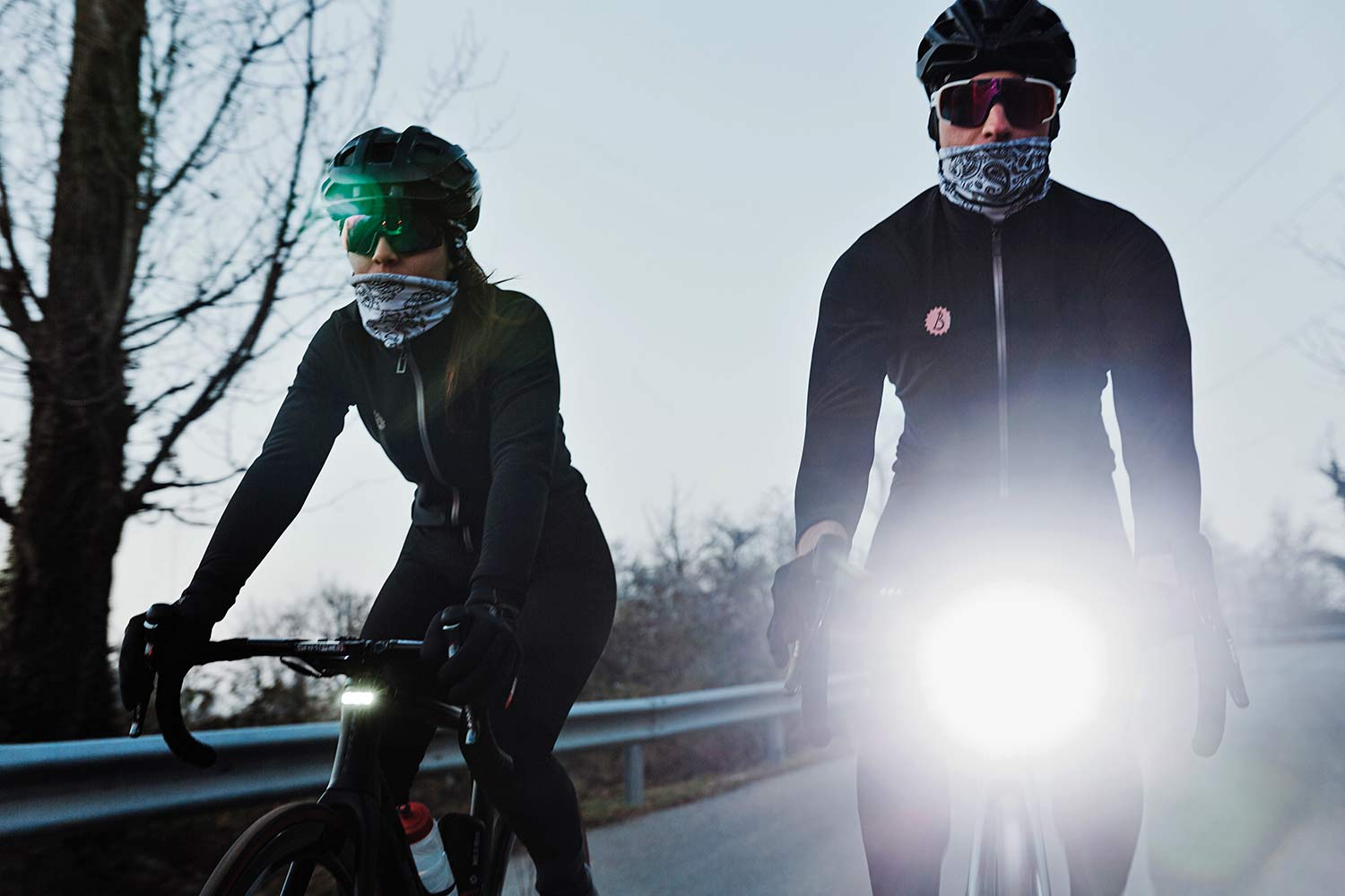 BYB Focus ultra-compact 5000lm high-beam bike light, riding