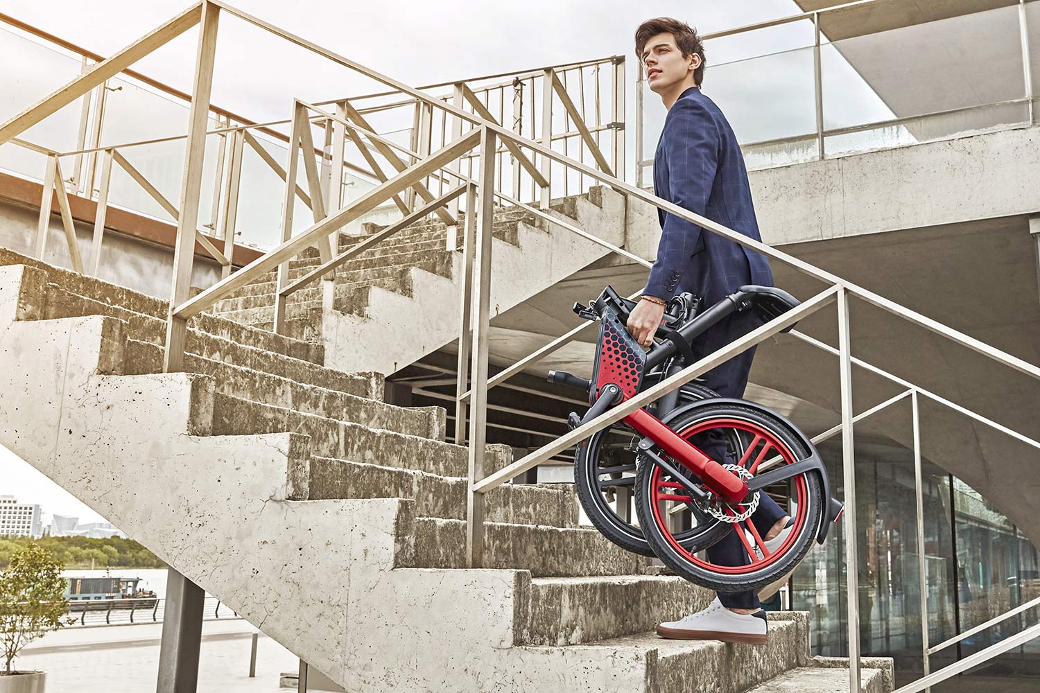 HONBIKE Pro HF01 integrated shaft-drive folding commuter e-bike, stairs