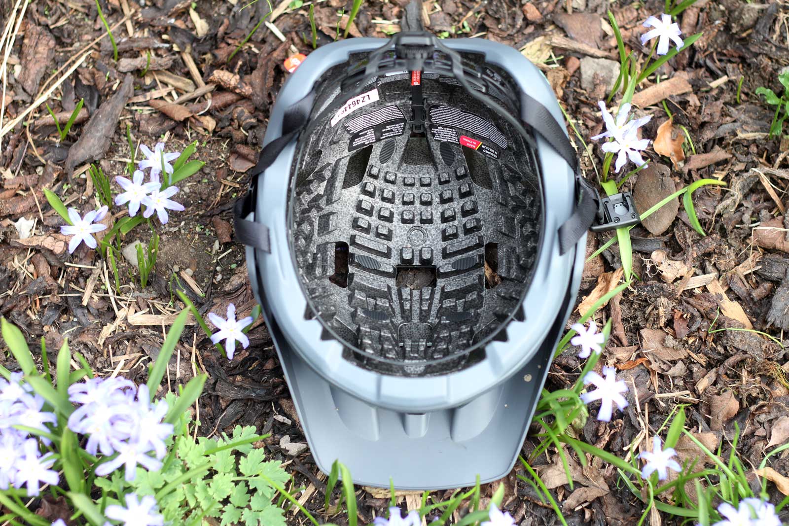 lazer jackal no comfort liner reveals all eps blocks kineticore technology crumple zones