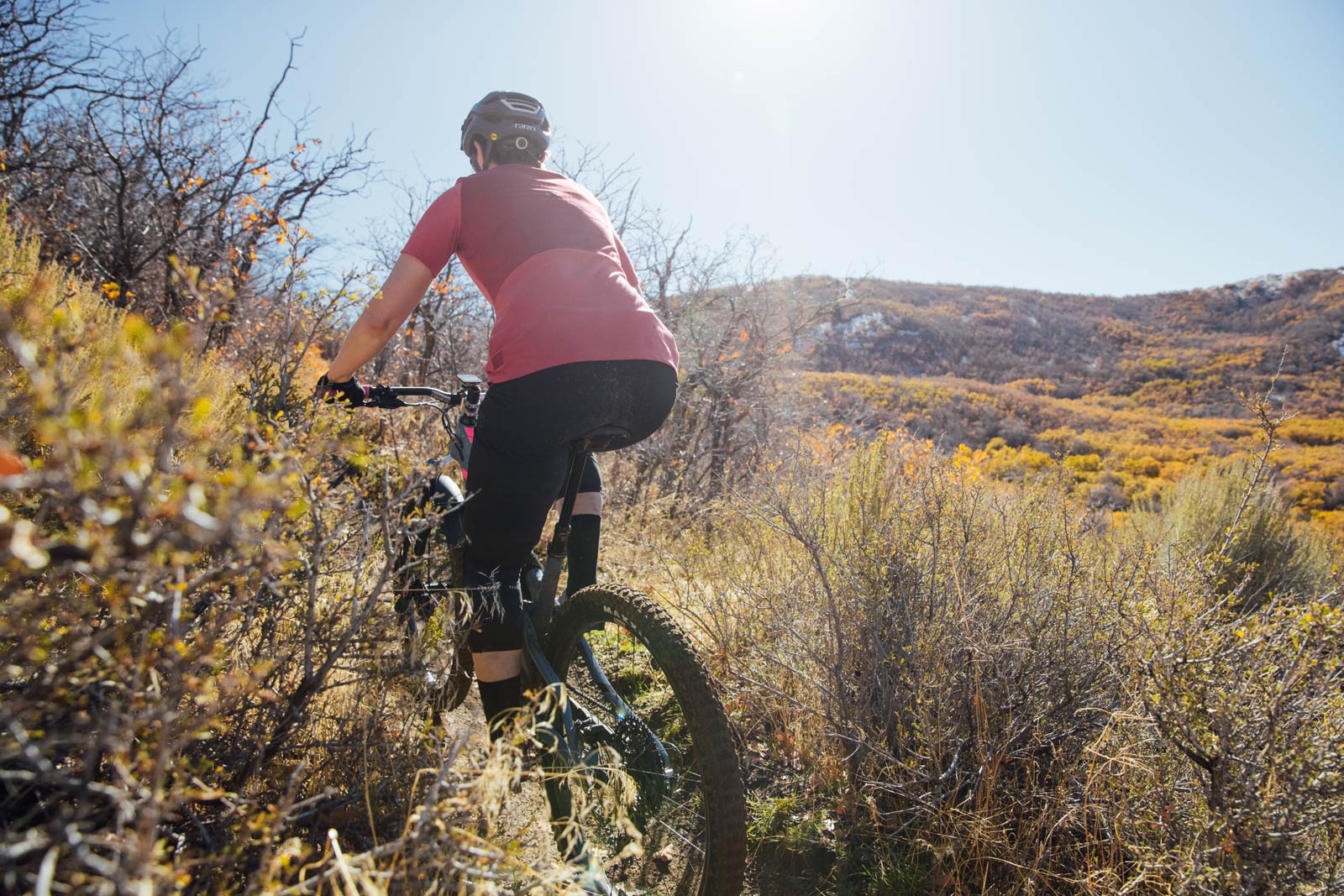 manitou jack dropper seat posts available in 80mm drop for youth plus 160mm and 185mm drop lengths for adults