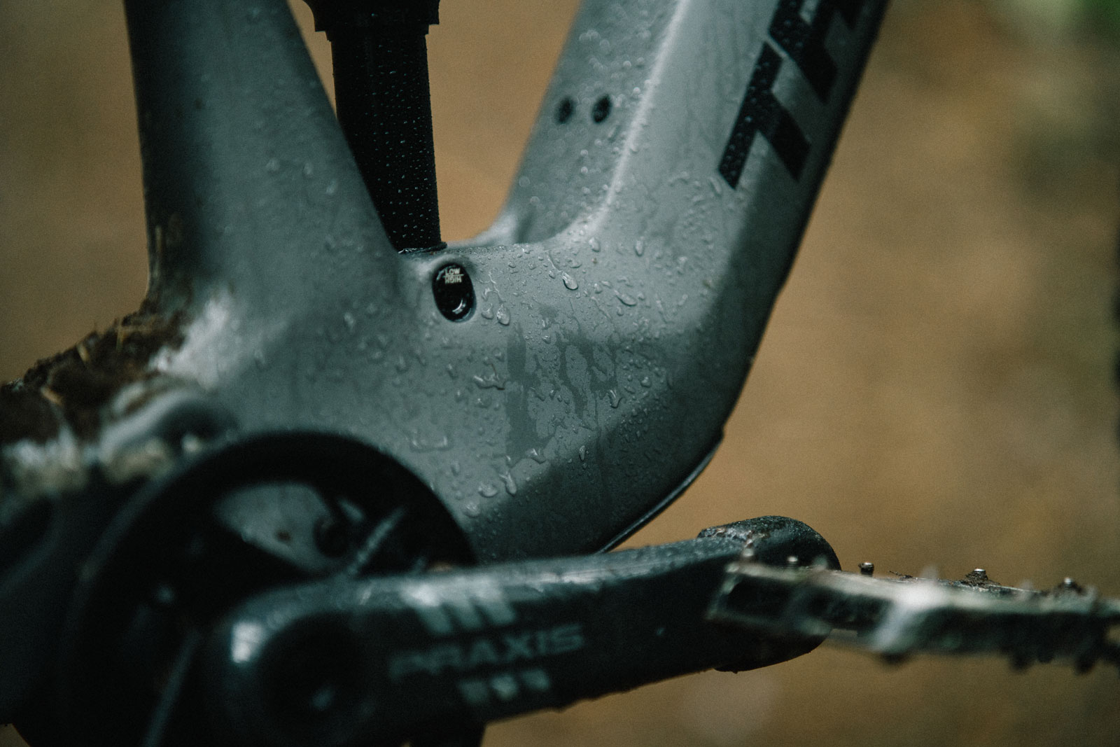 transition relay emtb flip-chip at lower shock mount low high positions