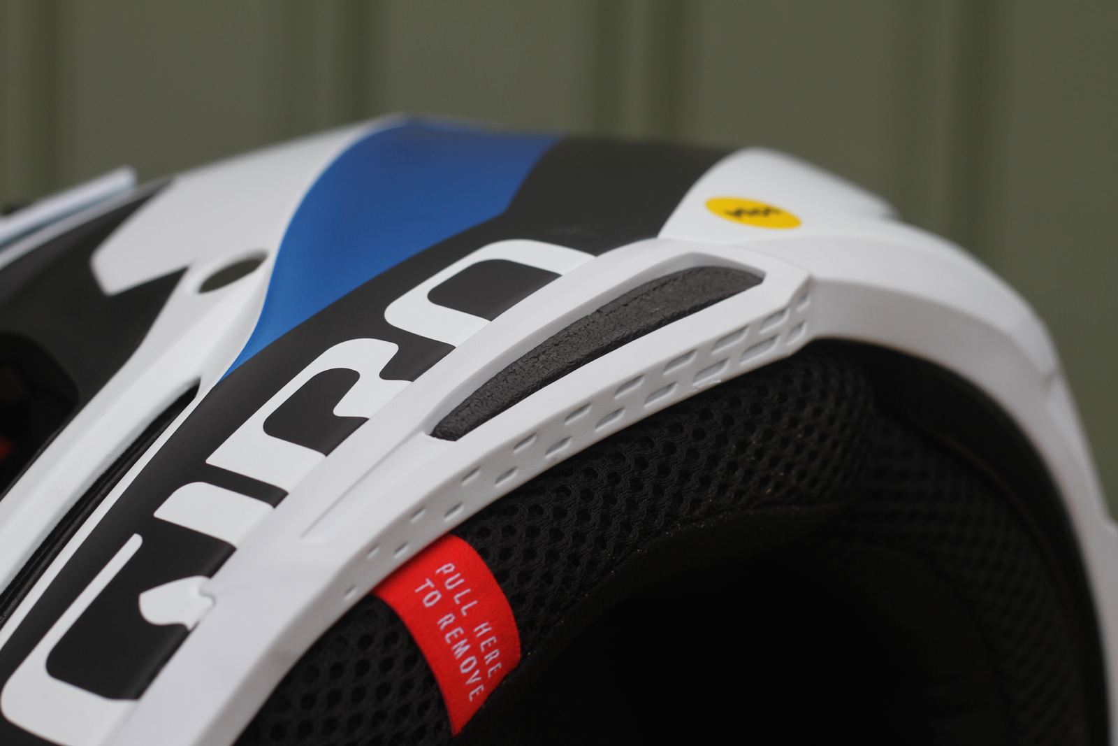 giro insurgent spherical mips full face helmet chin bar flex area