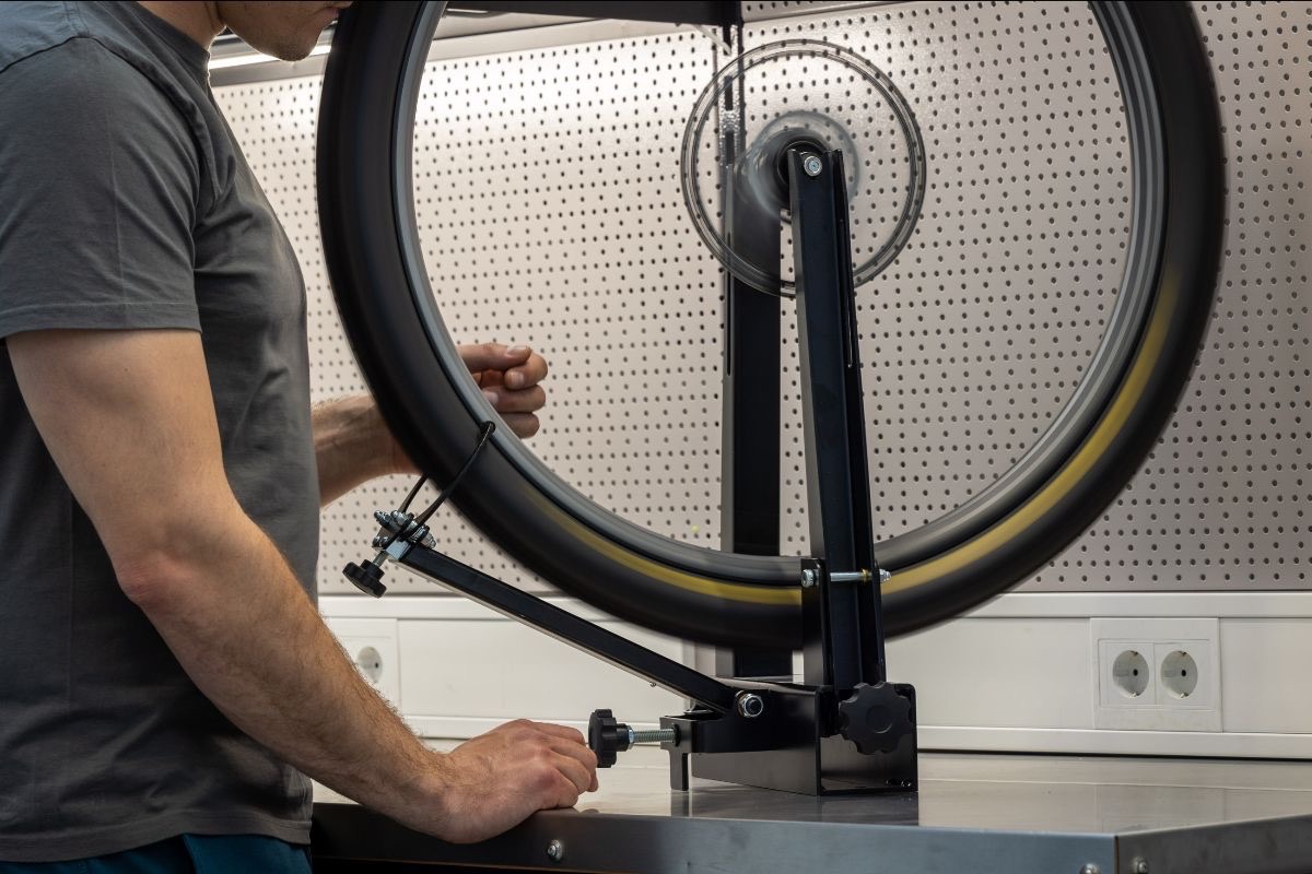Unior Tools Pro Truing stand Wheel spin
