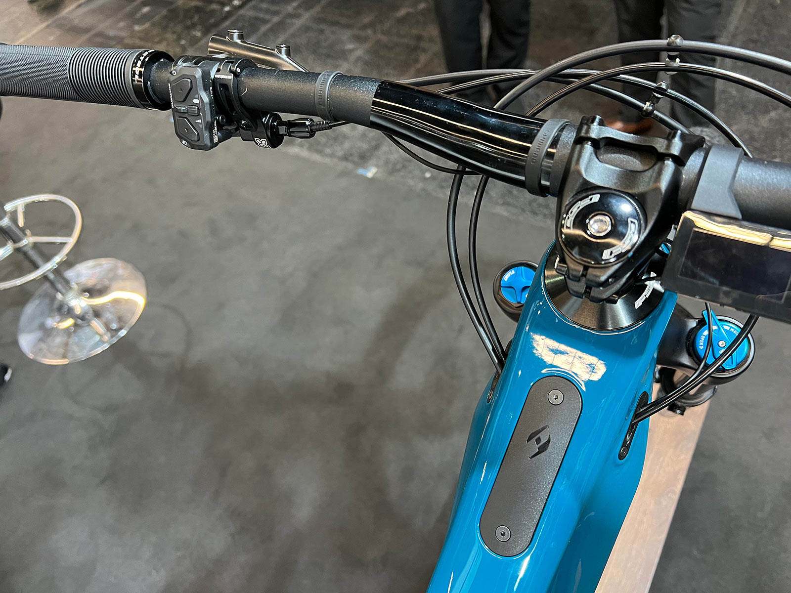 patrol e-seven eMTB with shimano EP801 e-bike remote mode button.