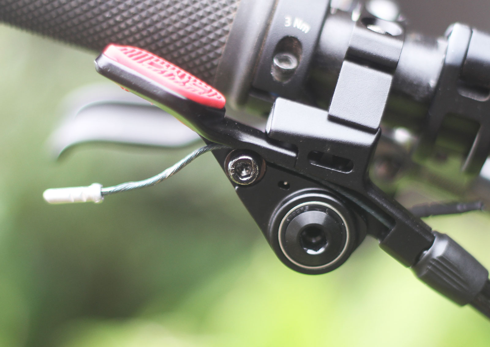 oneup v3 dropper remote cam increased leverage