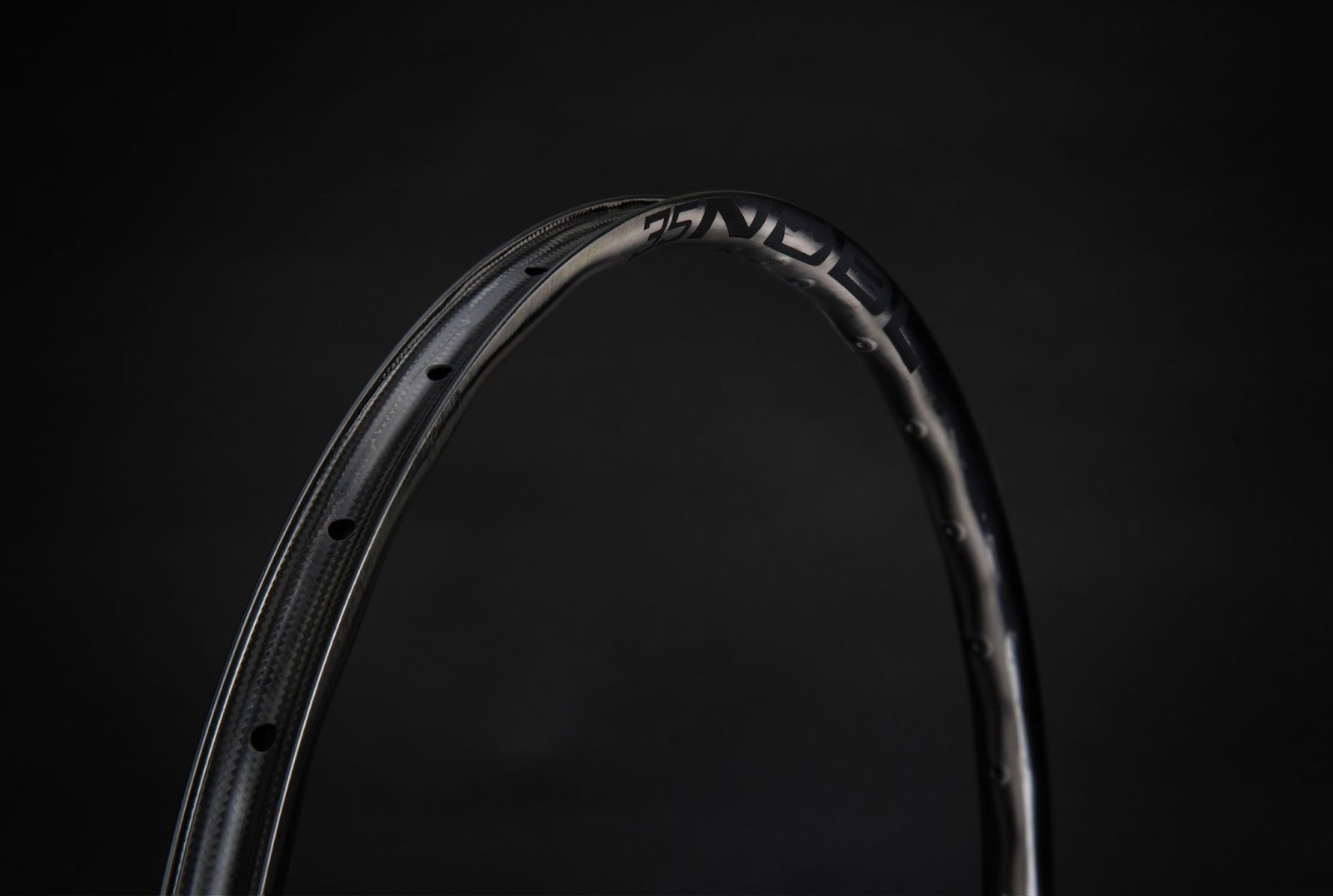 nobl tr35 carbon rim layup profile t700 t800 fibres