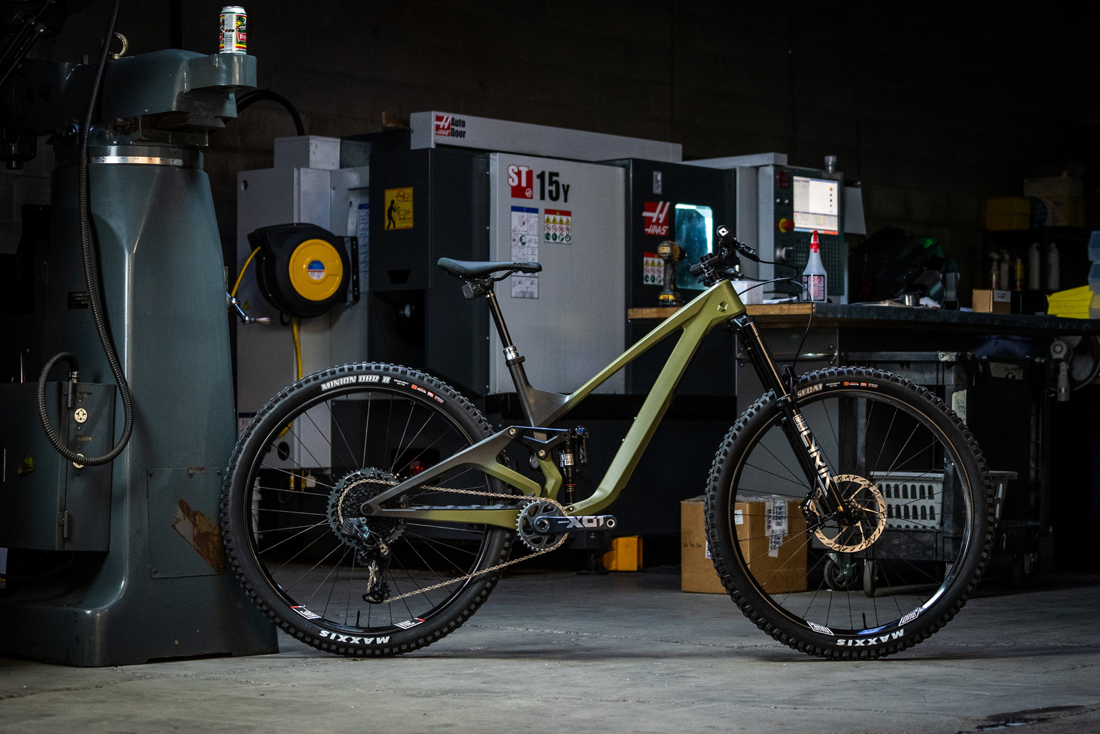 2023 we are one arrival 152 trail bike full carbon made in kamloops bc