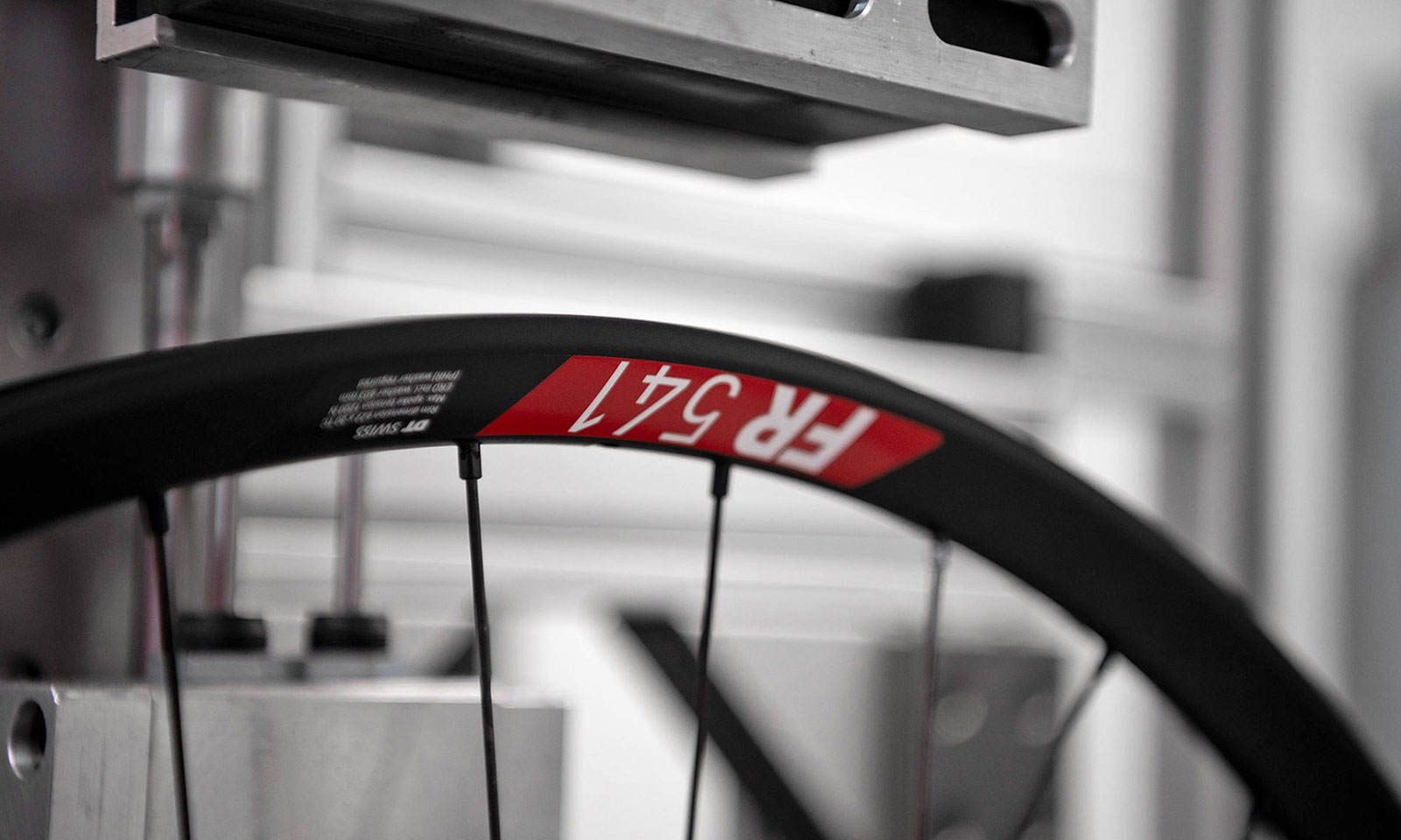 DT Swiss FR 541 lightweight durable alloy freeride DH MTB rim, impact testing rig