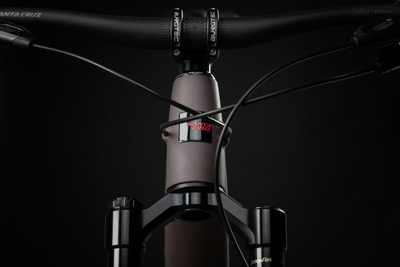 Santa Cruz Tallboy, cable ports