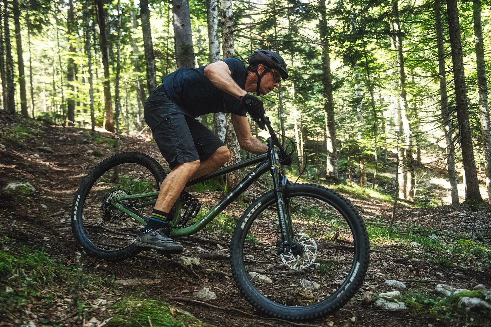 2023 marin rift zone alloy trail bike being ridden on MTB trails