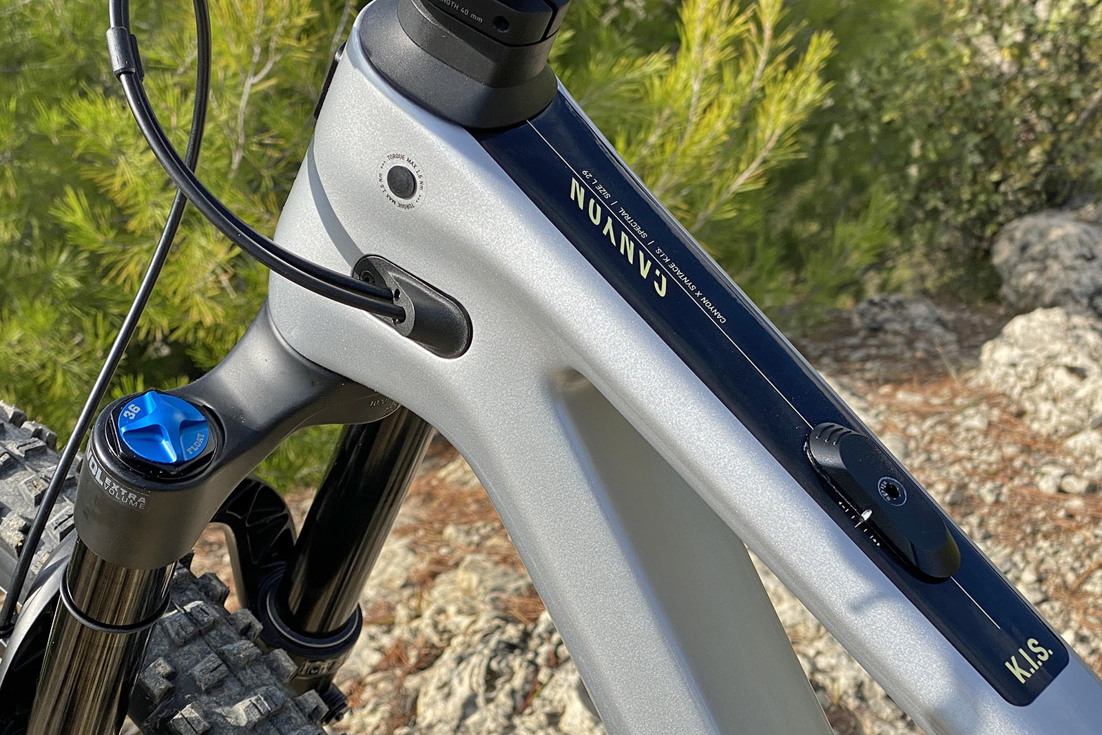 Canyon Spectral KIS all-mountain bike, MTB steering dynamics by Syntace, frame detail