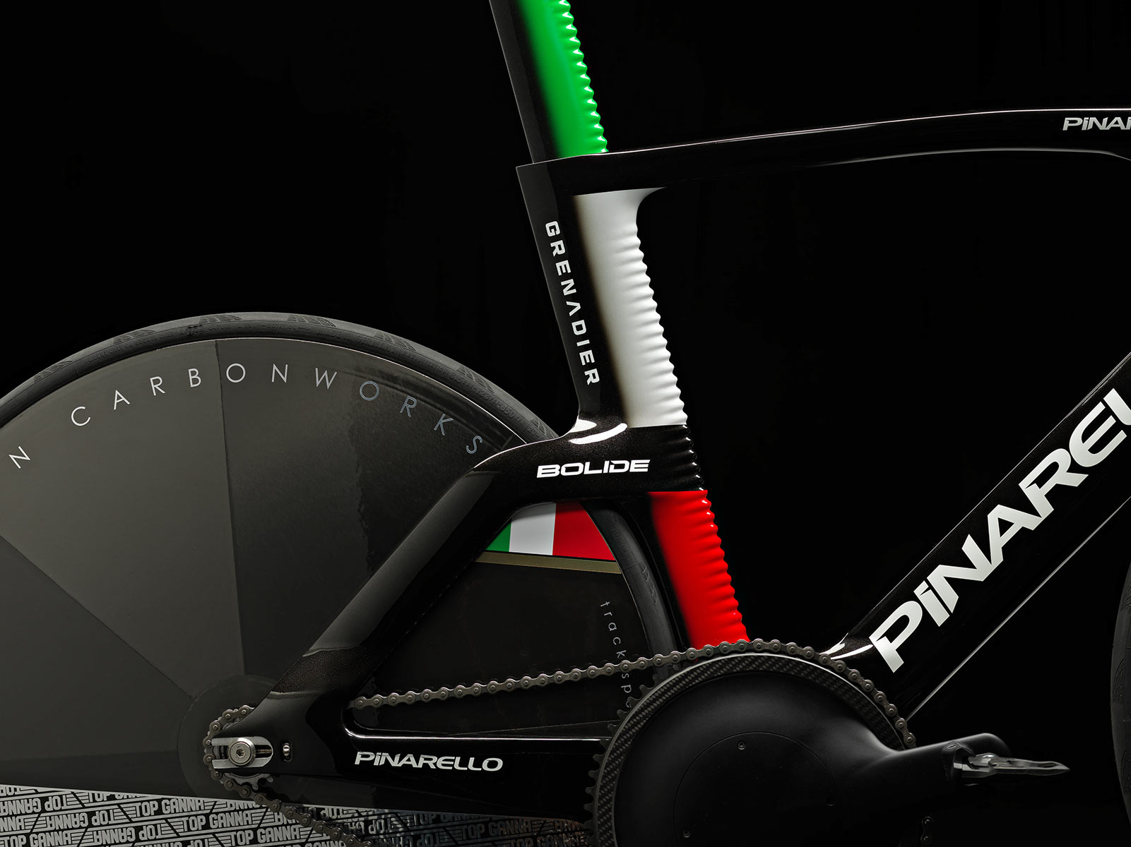 Pinarello Bolide F 3D-printed Scalmalloy alloy Hour Record track bike, humpback biomimicry