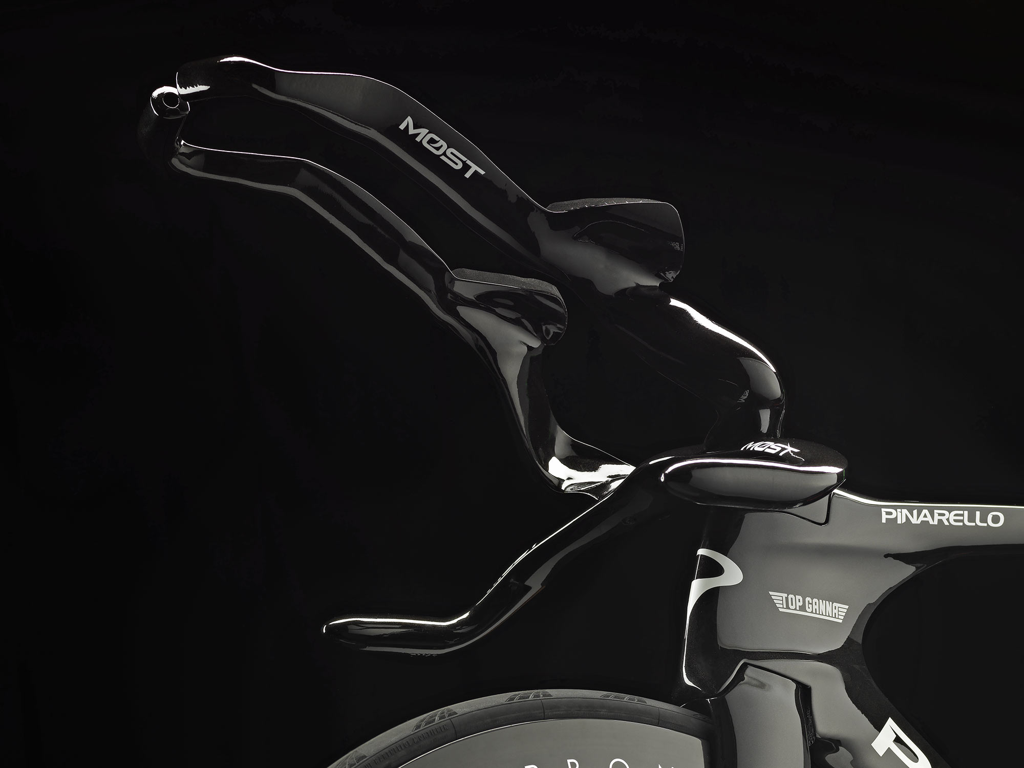 Pinarello Bolide F 3D-printed Scalmalloy alloy Hour Record track bike, custom 3d-printed titanium cockpit