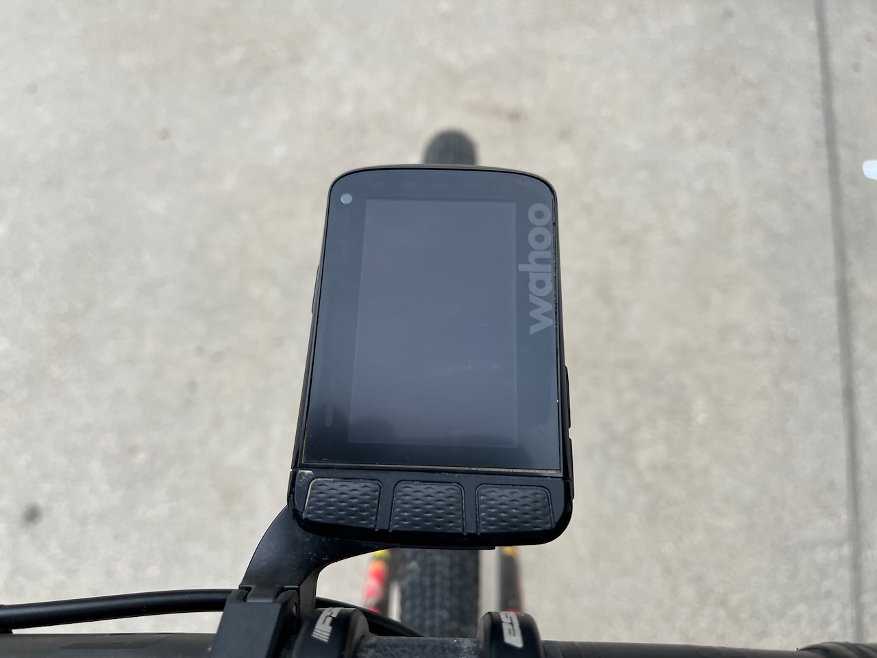 Wahoo Elemnt Roam real life size