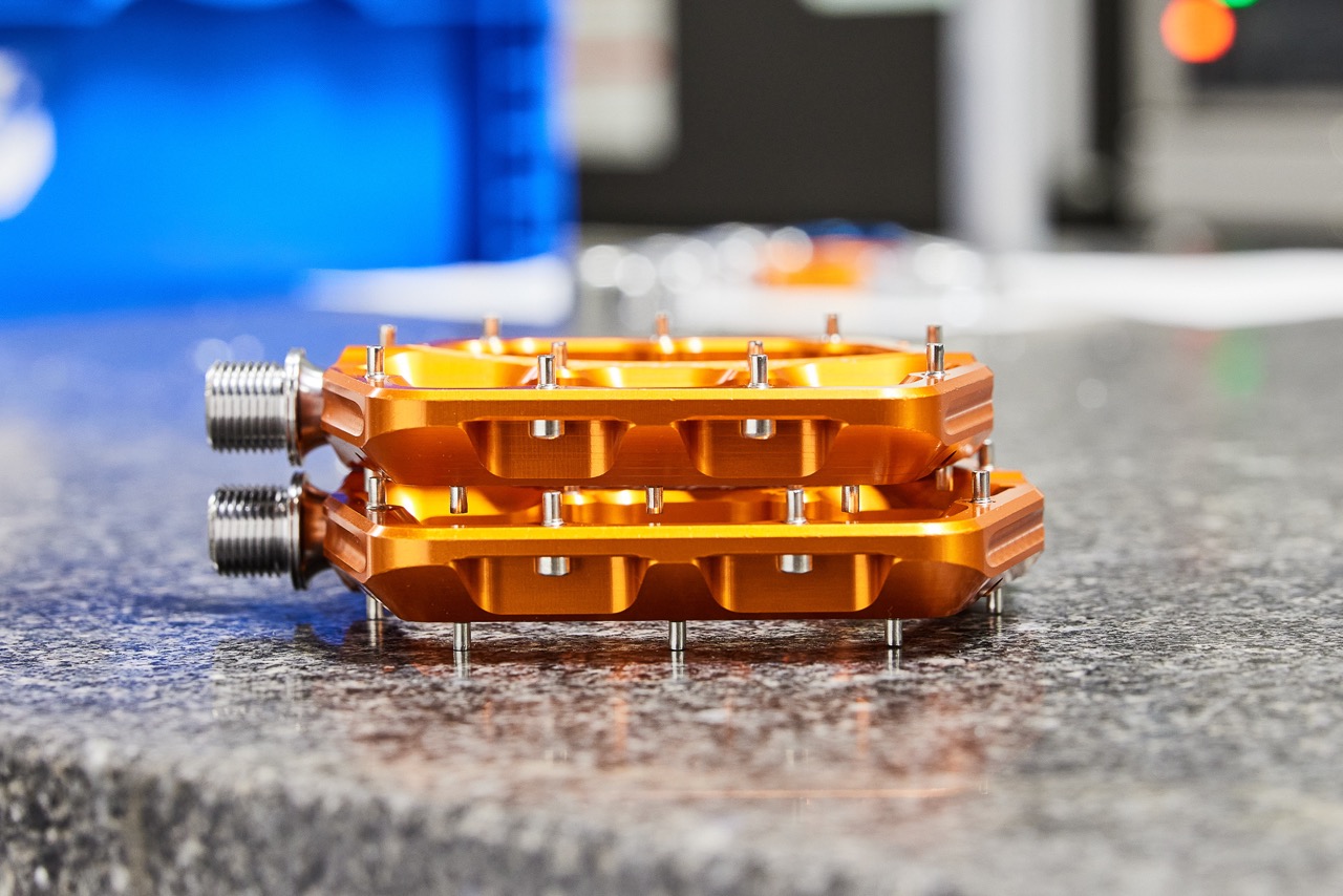 WTC Waveform Pedal size comparison